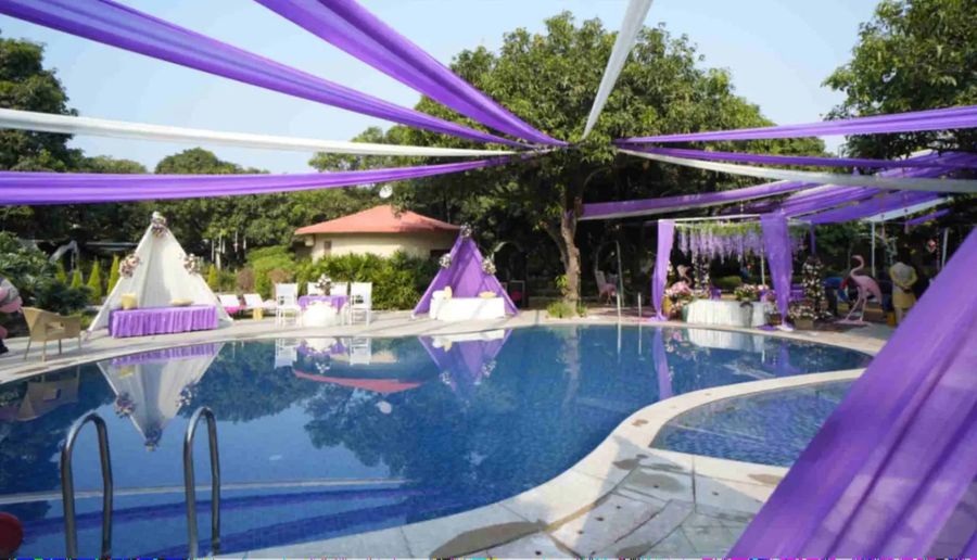 La Perle River Resorts, Pool side